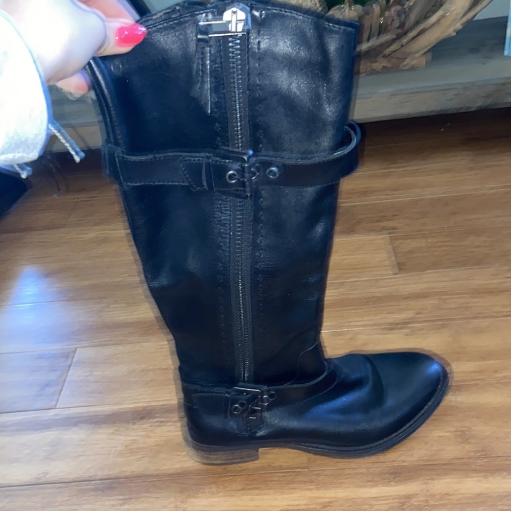 Basic Black Boots - image 3